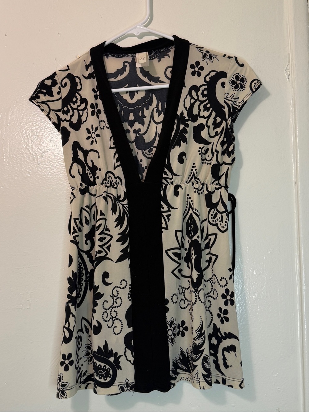 Pink Eli Vintage Y2K Damask Empire Waist Tunic Blouse Cap Sleeve Cream Black